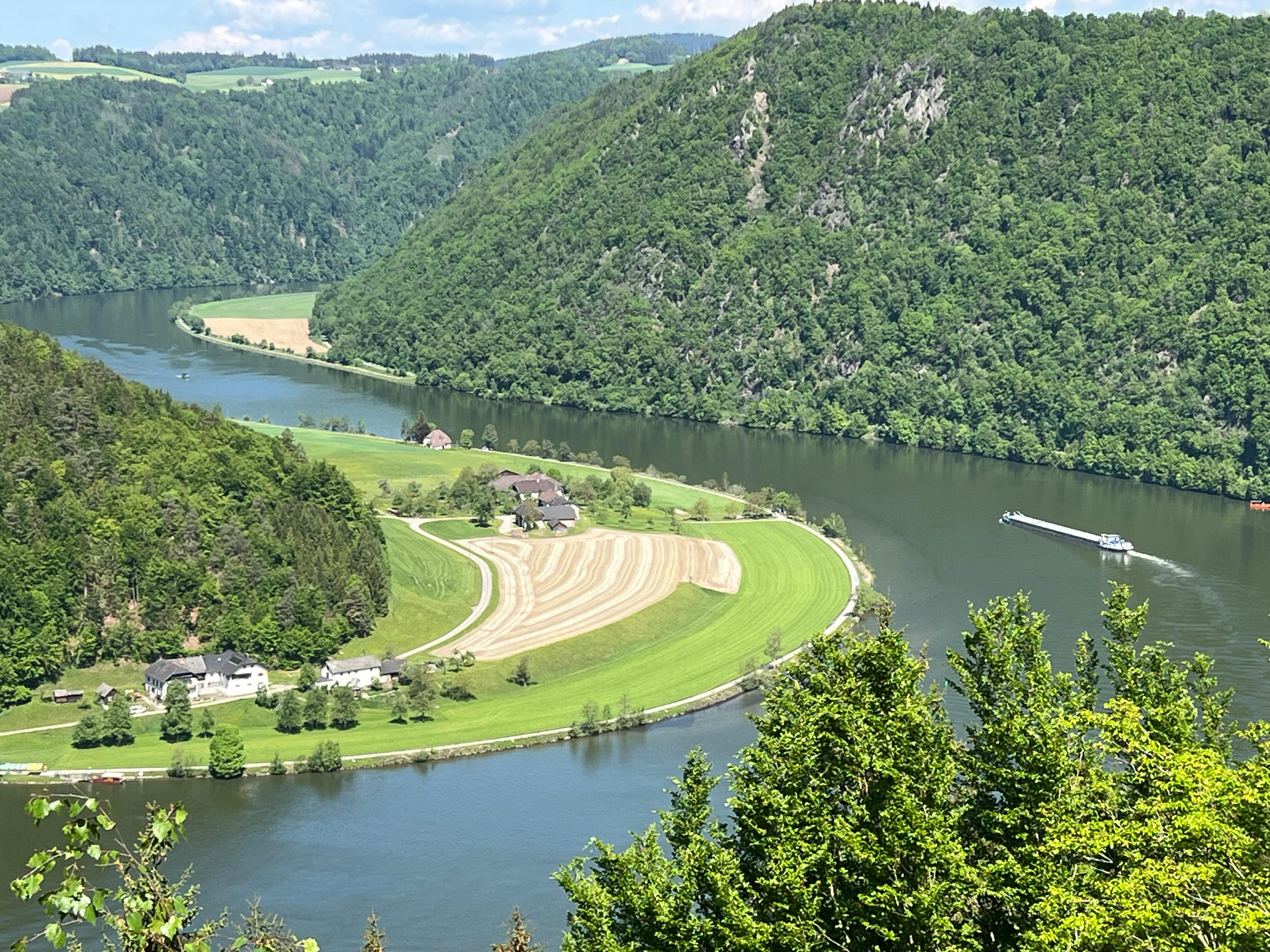 Photo de DE CHAMPEAUX